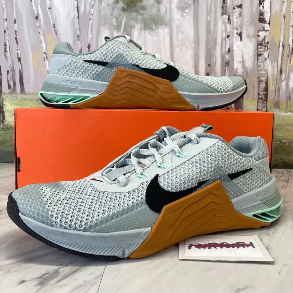 Nike Metcon 7 Light Silver Gum Brown.              Men's Size 9.5 Shoes